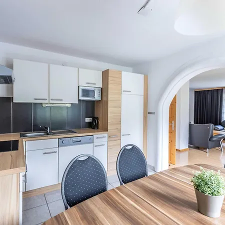 Hartkaiser Rooms And Apartments-3